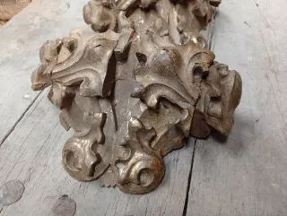 Ménsulas de iglesia antiguas