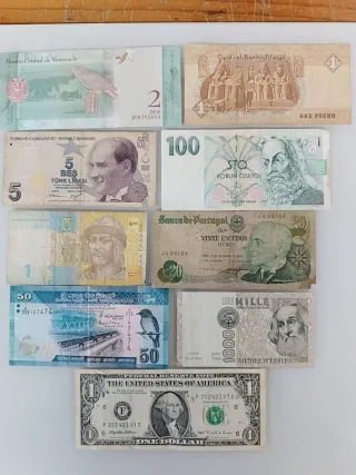 Lotes de Billetes de 9 Países Diferentes