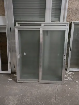 Ventana corredera 1.00x1.20 cristal translúcido