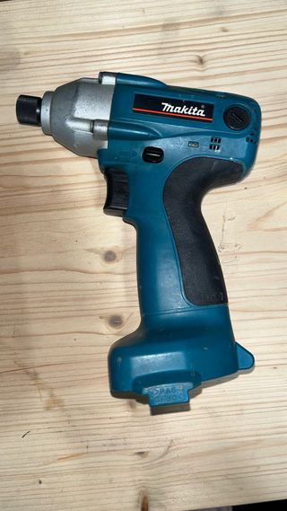 Atornilladores Makita 12V (2uds) + Cargador