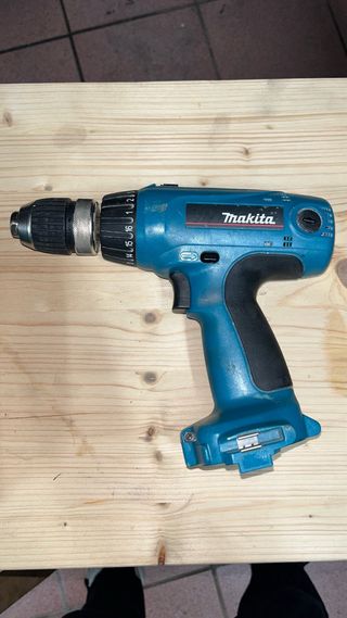 Atornilladores Makita 12V (2uds) + Cargador