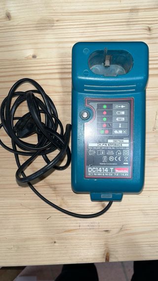 Atornilladores Makita 12V (2uds) + Cargador