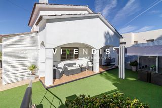 Chalet en venta en Castellví de Rosanes