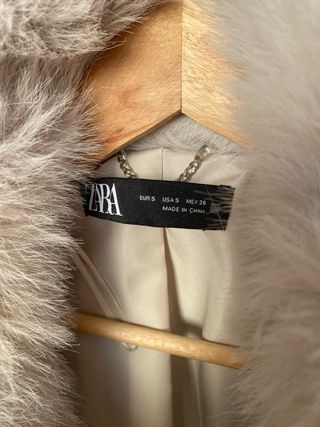 Abrigo pelo Zara beige