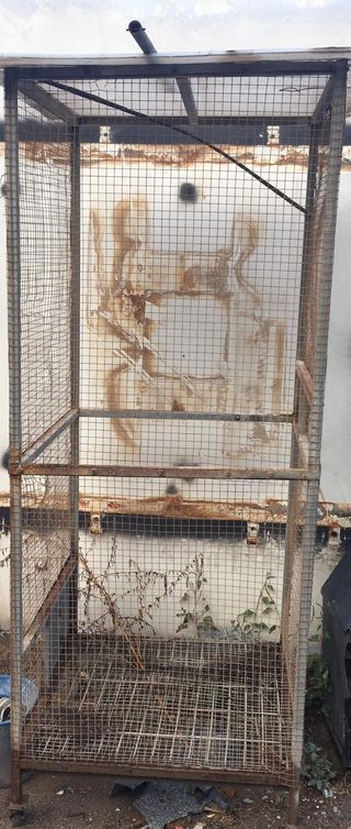 Gabbie per uccelli di varie dimensioni