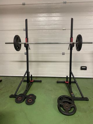 Rack Domyos 100 con barra y pesas