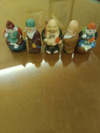 5 Figuras Orientales Pintadas a Mano