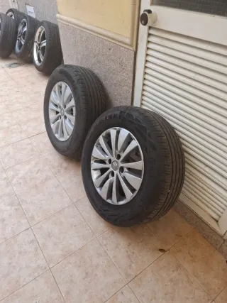 Llantas y Neumáticos Citroën C4 R16 y picaso