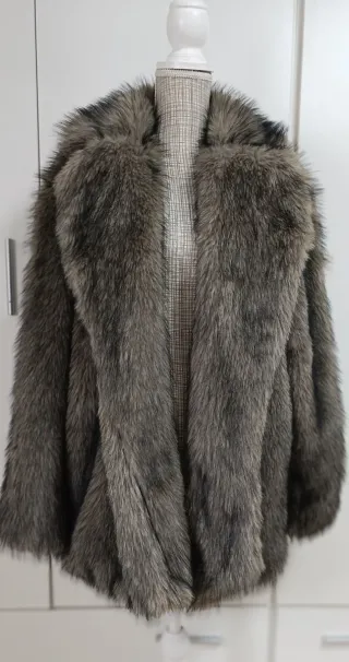 Abrigo pelo sintético gris talla única