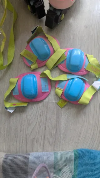 Patines infantiles ajustables y protecciones