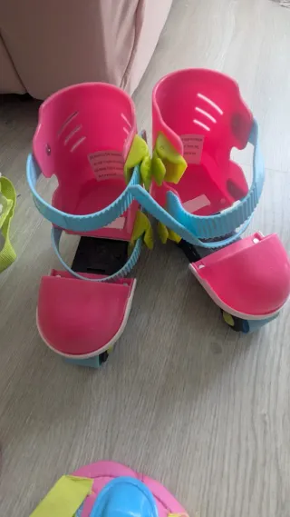 Patines infantiles ajustables y protecciones