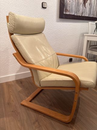 Poltrona a dondolo Ikea in pelle beige