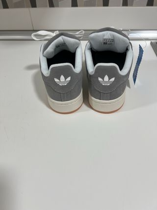 Adidas Campus Gris Talla 40 fue un regalo