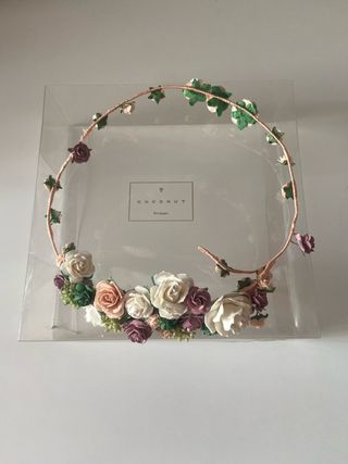 Corona floral artesanal (Coconut)
