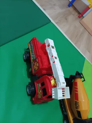 Lote de 3 vehículos de juguete