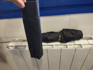 Paraguas negro plegable