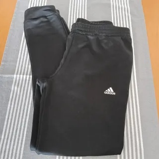 Pantalón chándal Adidas Negro.