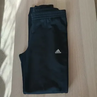 Pantalón chándal Adidas Negro.