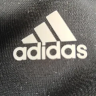 Pantalón chándal Adidas Negro.