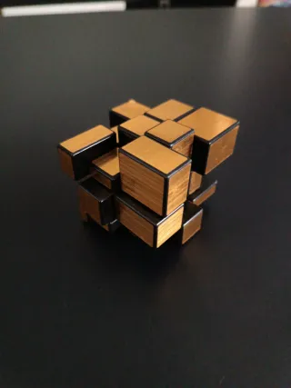 Cubo Mágico 3D Dorado
