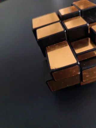Cubo Mágico 3D Dorado