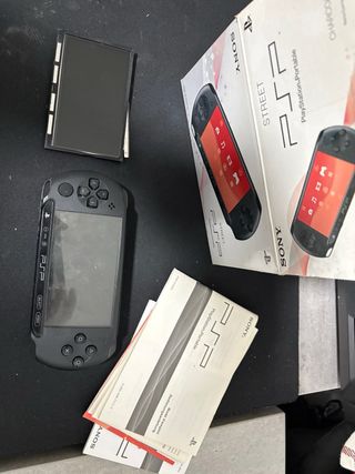 PSP Street Sony Negra con Caja no sé si funciona