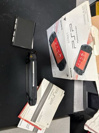 PSP Street Sony Negra con Caja no sé si funciona