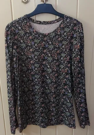 Camiseta estampada floral manga larga