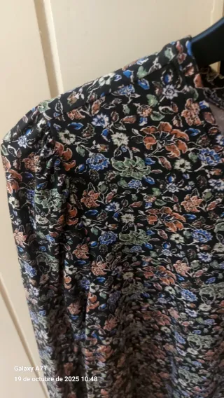 Camiseta estampada floral manga larga