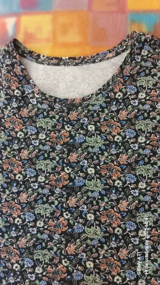 Camiseta estampada floral manga larga