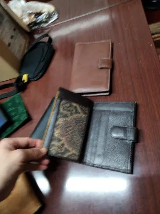 Carteras de tarjetas de cuero