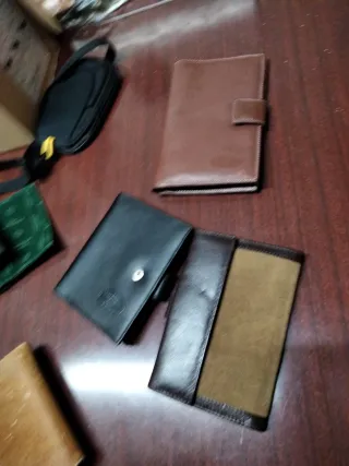 Carteras de tarjetas de cuero