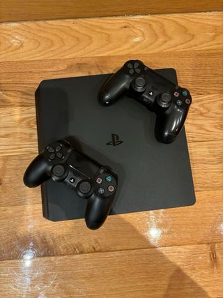 PS4 (PlayStation 4) + 2 Mandos + 21 Juegos