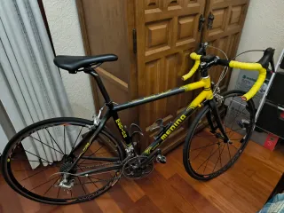 Bicicleta Carretera Medina Negra/Amarilla