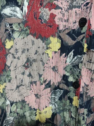 Elegante camisa estampada flores