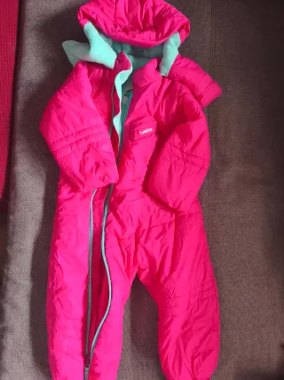 Completo neve Decathlon rosa e turchese taglia 2