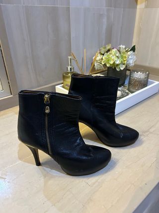 Botines Zara Tacón Aguja Negro