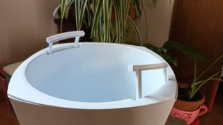 Vaso in plastica alto porta fiori con porta vaso