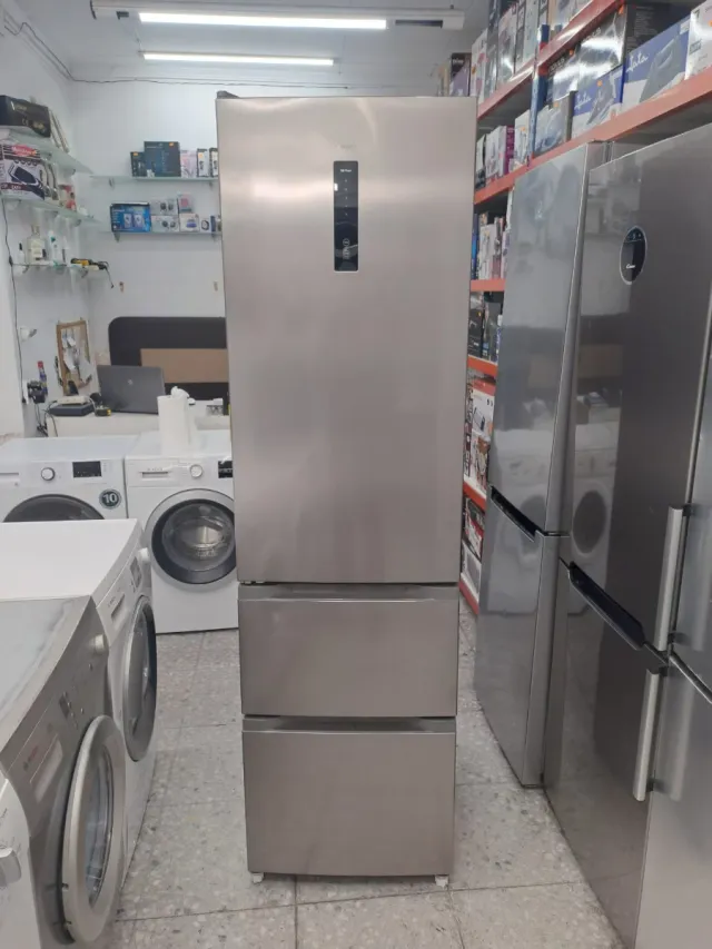 Nevera marca Qilive 193,cm x 54,cm Nofrost