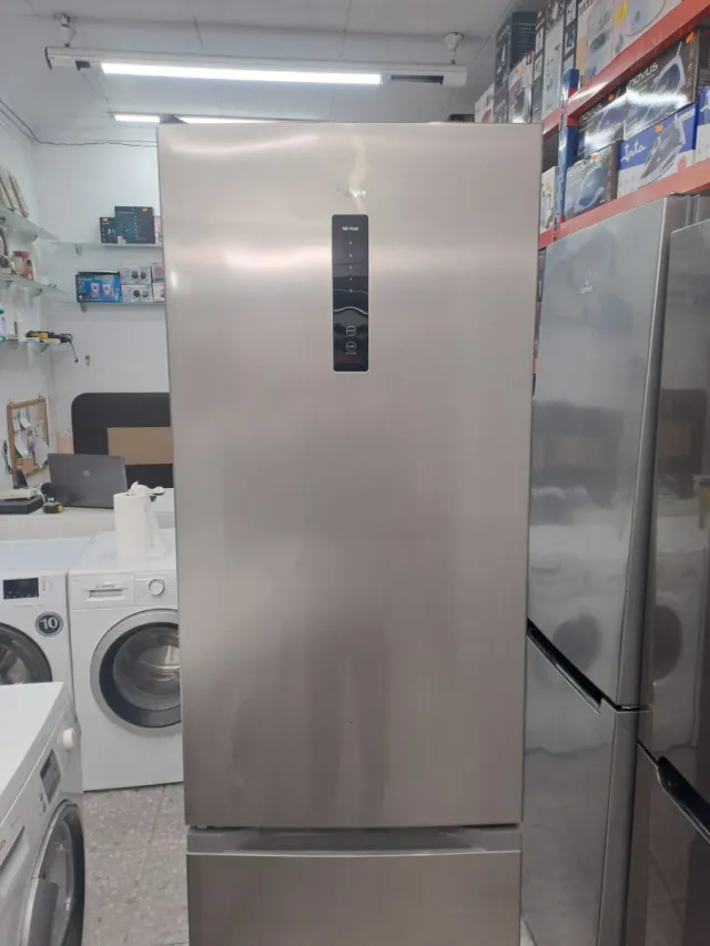 Nevera marca Qilive 193,cm x 54,cm Nofrost