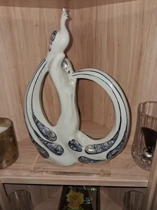 Figura de porcelana pavos reales