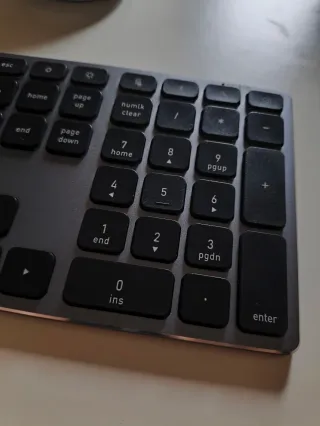 Teclado Numérico Metálico Bluetooth USB-C
