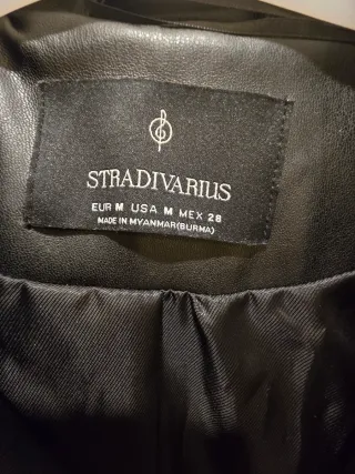 Abrigo largo efecto piel Stradivarius