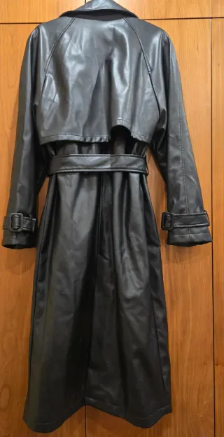 Abrigo largo efecto piel Stradivarius