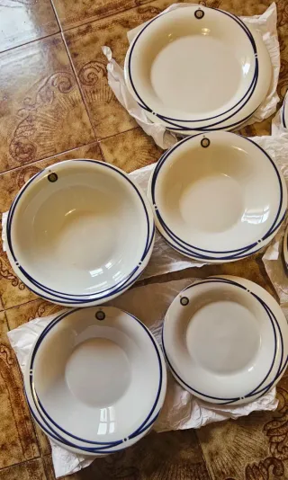 Set Inter Porcellana 8 piatti+2 tazze