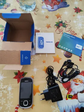 Teléfono Móvil Nokia 7230 Negro con Caja