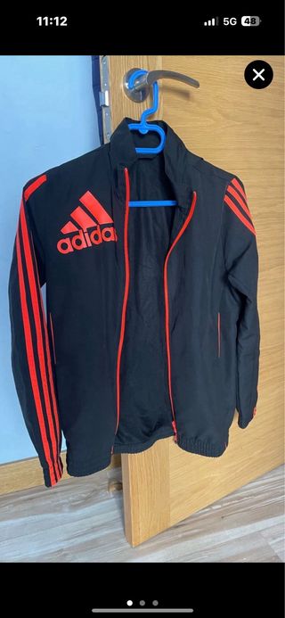 Chaqueta Adidas Negra y Roja