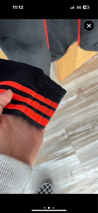 Chaqueta Adidas Negra y Roja