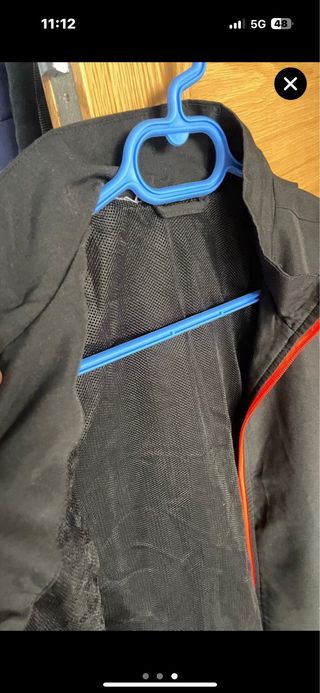 Chaqueta Adidas Negra y Roja