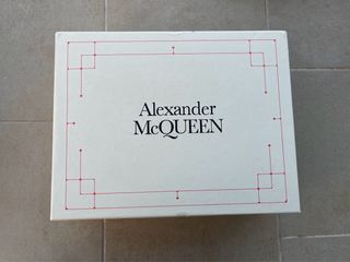 Sneakers Alexander McQueen con strass nere